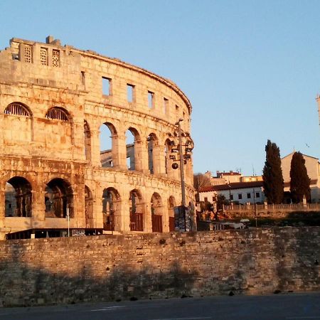 Studio In Pula Center Luaran gambar