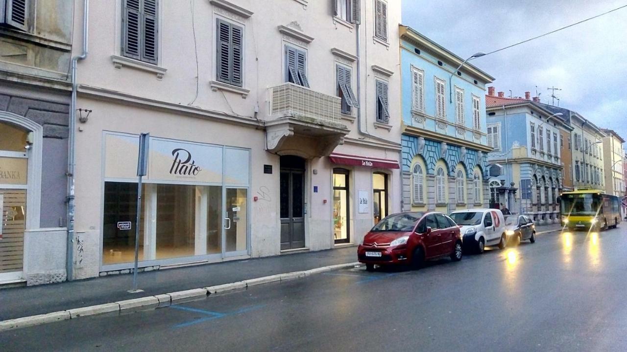Studio In Pula Center Luaran gambar